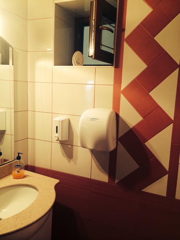 Hotel Fiama Otelu Rosu الغرفة الصورة